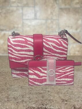 Michael Kors Greenwich Medium Flap Crossbody Bag & Wallet Set Dragonfruit Pink